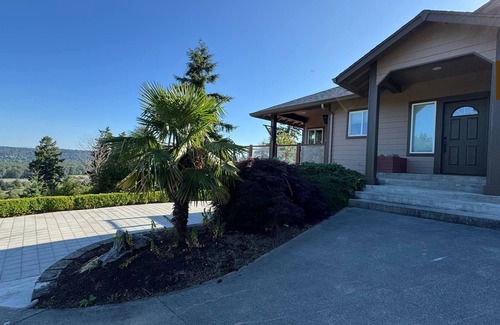 Edgewood House | 2 acres lot with Mt Rainier view
