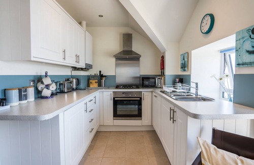 Torquay City Centre Cottage | 2 Astor House one bed with sea views from all windows