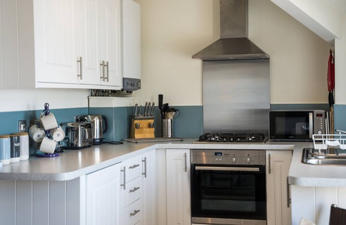 Torquay City Centre Cottage | 2 Astor House one bed with sea views from all windows
