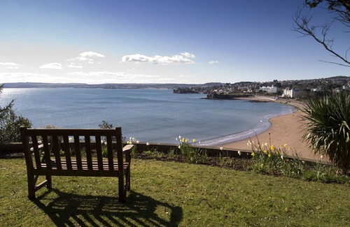 Torquay City Centre Cottage | 2 Astor House one bed with sea views from all windows