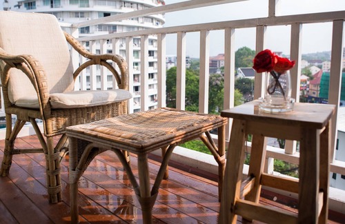 Nimman Apartment | 2 Balconies ☁ Mind Blowing Mountains Views ☀ Instaworthy