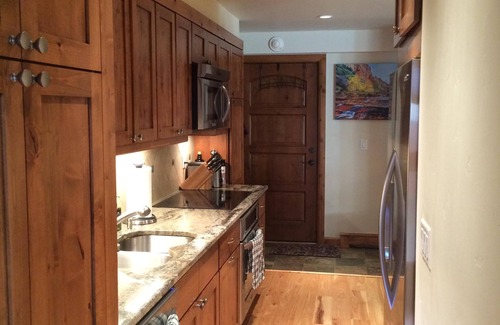 Vail Condo | 2 Bd/2 Ba Condo on Bus Route W/Garage Parking, WiFi