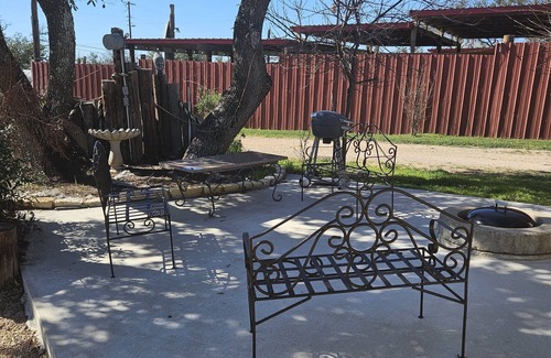 Silver Creek Village Apartment | 2 bdr 1 bath overlooking beautiful Lake Buchanan