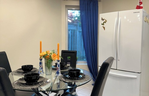 Ajax House | 2 BDR - 2 Parking Spot - Cozy Basement Unit