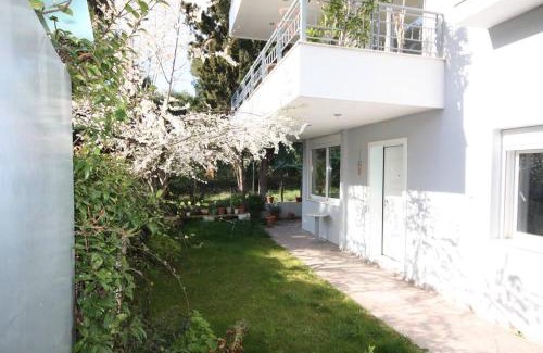 Marousi Apartment | 2 Bdr Park View Apt - 130m2 & Private Patio