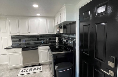 South Arlington House | 2 Bdrm 2 Ba Gem, Where Comfort Meets ConveniencenSports, Fun, Eats & Campus Life