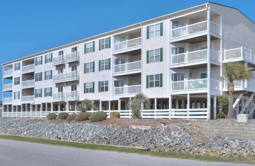Long Beach Condo | 2 Bdrm/2 Bath Condo, Pool, Elevator, Close To Beach!, Sleeps 7