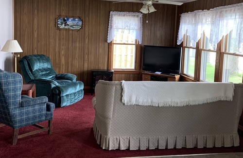 Cornell Cottage | 2 bdrm cottage on the Chippewa River