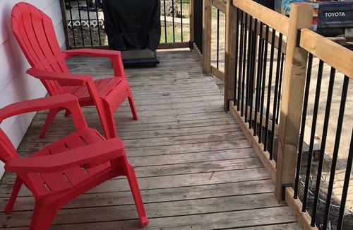 Wasaga Beach Cottage | 2 bdrm. sleeps 7, just a 2 min. walk to beach 1 !