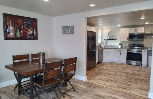 Florence Condo | 2 bdrm Walking distance to all