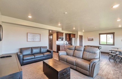 Sweetwater House | 2 Bear Lake House - Stunning Views, Spa Onsite! (35+ Guests)