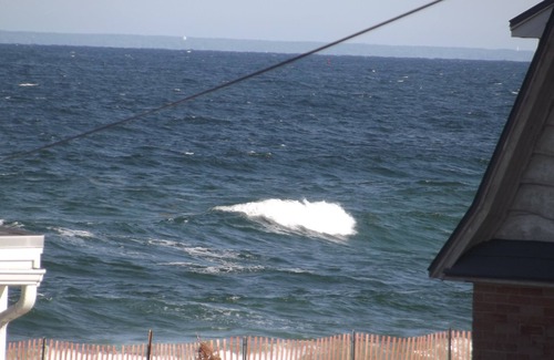 Seabrook House | 2 bed, 1 bath home just a short walk to the beach access, Laundry, WiFi
