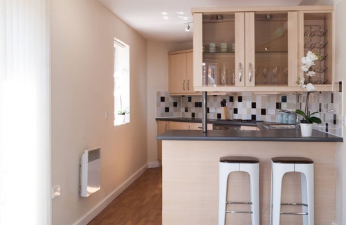 Raunds Apartment | 2 Bed, 2 Bath Apt near Wellingborough Free Parking