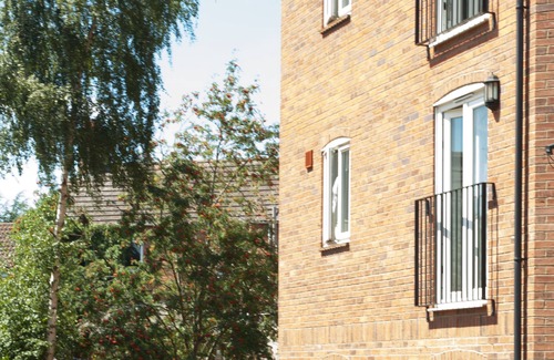 Raunds Apartment | 2 Bed, 2 Bath Apt near Wellingborough Free Parking