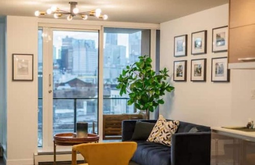 Crosstown Apartment | 2 bed+2 bath Downtown Vancouver luxury Apt.