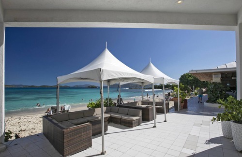 Red Hook Condo | 2 Bed/2 Bath, RENOVATED BEACHFRONT Villa, Building B