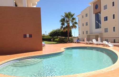 Albardeira Apartment | 2 bed, 2 bath spacious apartment with shared pool and sea view.