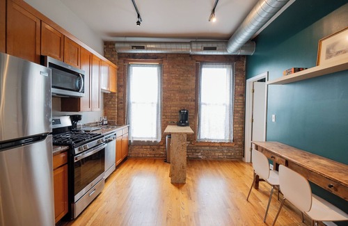 Palmer Square Apartment | 2 Bed Apt in Heart of Logan !