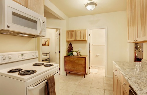 Snoqualmie Pass Apartment | 2-Bed Apt Sleeps 6, dogs welcome, fast internet