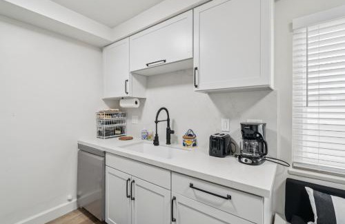 Carpinteria Apartment | 2 Bed Beach Condo #125