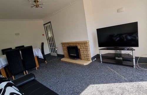 Hanham House | 2 Bed bungalow in Bristol
