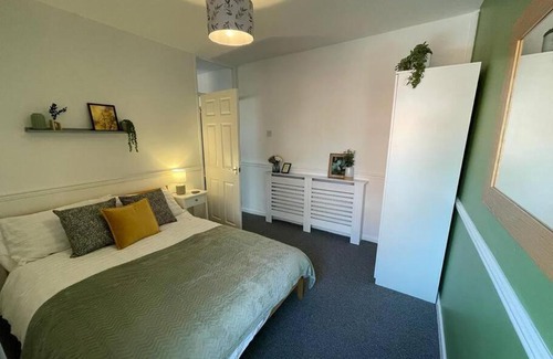 Grangetown Apartment | 2 bed Central Cardiff Apartment - sleeps five!