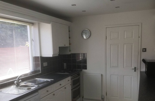 Solihull House | 2 bed exec Semi, Min 4 weeks