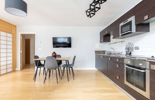 De Beauvoir Apartment | 2 Bed Flat with Balcony in Dalston