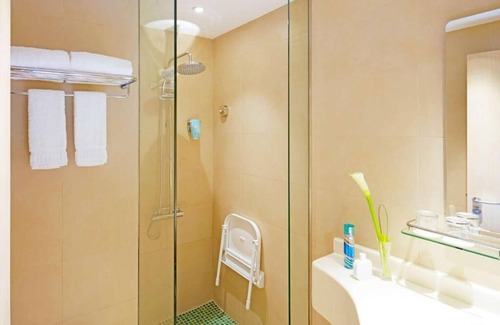 Mecca House | 2 Bed: Ibis Styles Makkah