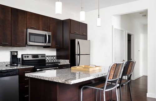 Grandview Heights Apartment | 2-Bed in a Luxury Building