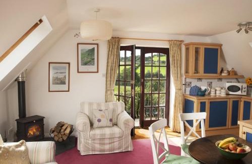 Brecon House | 2 Bed in Battle BN077