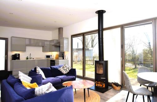 Colchester House | 2 Bed in East Bergholt 82398