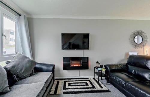 Pembroke House | 2 Bed in Freshwater East FB211