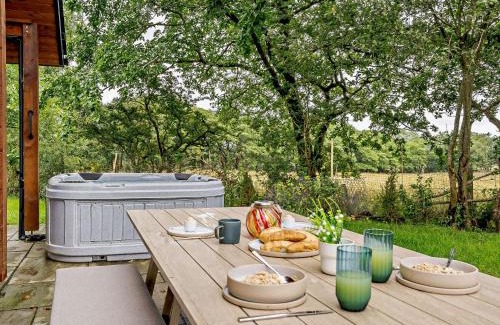 Upper Killay House | 2 Bed in Gower 91726