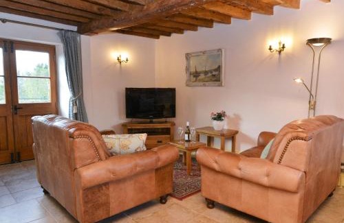 Sherborne House | 2 Bed in Sherborne CHURT