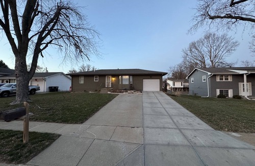 West Omaha House | 2 Bed - Office - Garage - Deck/Grill - Fence