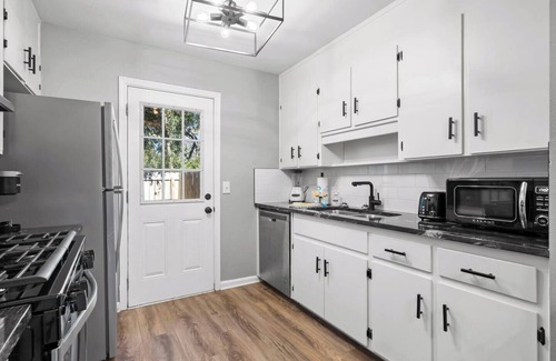 Northeast Pensacola House | 2 Bed w/Fenced Yard * Dog Friendly * Fox Den E