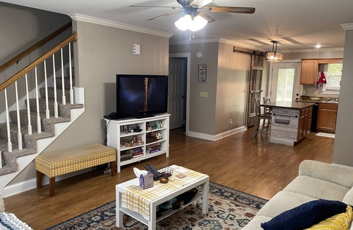 Spurgeon House | 2 bed1.5 bath townhome convenient to all the Tri Cities has to offer! 2 story