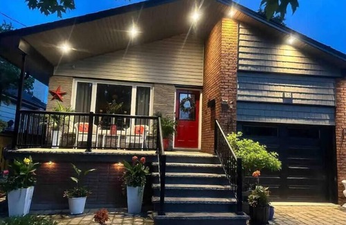 Alderwood Apartment | 2 BEDR00M APT-Etobicoke-Spacious & Bright
