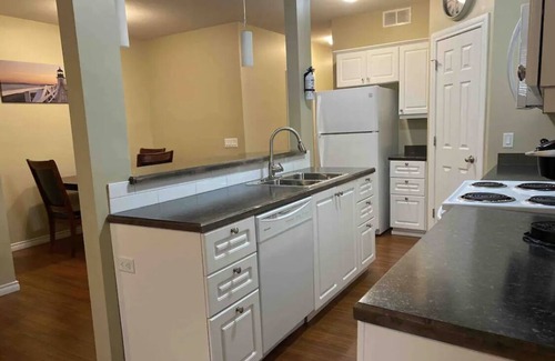 Regina House | 2 Bedroom 1/2 Block From Mosiac and Pasqua Hospital
