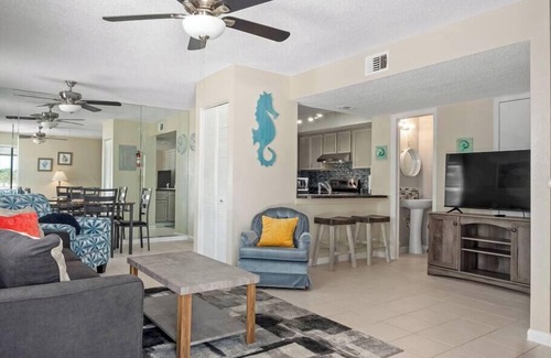 Fort Pierce Apartment | 2 bedroom-1.5 bath townhouse with fort pierce inlet view!