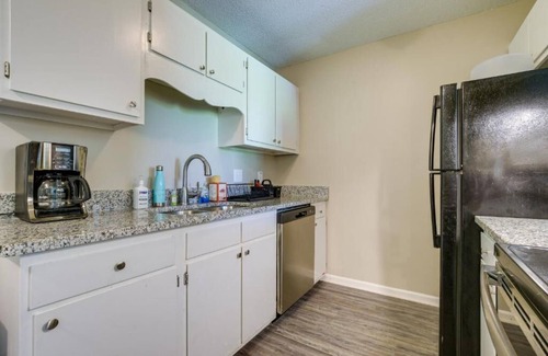 Greensboro Apartment | 2 bedroom 1 bath apartment for rent in Greensboro NC near Target and Walmart