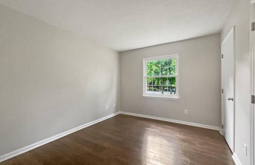 Greensboro Apartment | 2 bedroom 1 bath apartment for rent in Greensboro NC near Target and Walmart