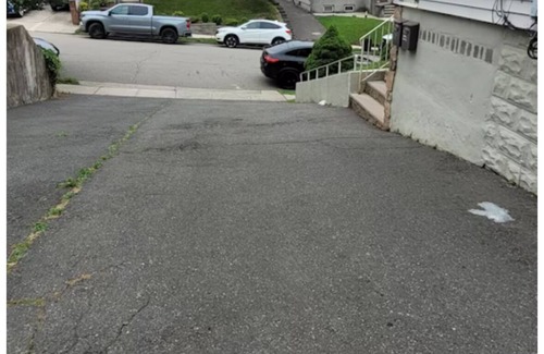 Kearny House | 2 Bedroom 1st Floor House with Parking - 30 Min to NYC & Stadiums