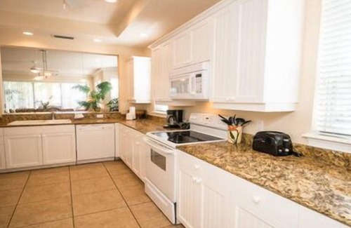 Bradenton Beach Hotel | 2 Bedroom, 2 Bathroom Deluxe Partial Gulf View. Pet Friendly