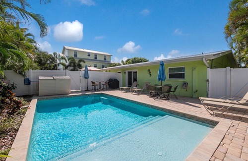Holmes Beach House | 2 Bedroom/2 Bath Ground Level With a Heated Pool