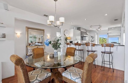 Encinitas House | 2 bedroom/2 bath Oceanfront with Large yard & Entertaining Area Pet Friendly
