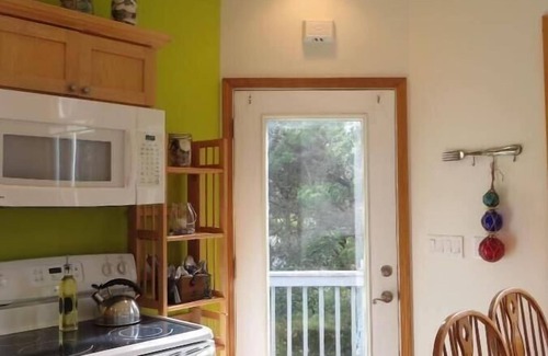 Florence House | 2 bedroom, 2 bathroom dog friendly walk to beach - Y-Knot