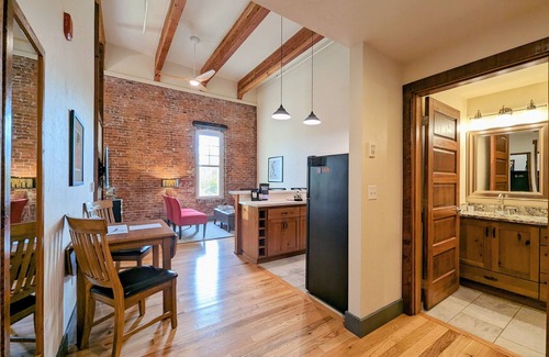Amity Apartment | 2 bedroom, 2 bathroom suite - 2 flats in 1 - Amity Flat - Willabell Flats