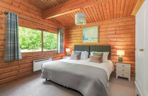 Winchester Cabin | 2 bedroom, 5 star, award winning Scandinavian Lodge (sleeps 4)